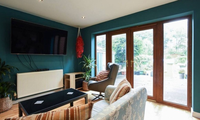 Cowplain House | The Nest | Large Family Home | Pool Table