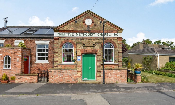Great Hatfield Cottage | THE NEW CHAPEL, family friendly, luxury holiday cottage in Hornsea