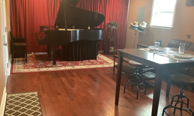 Saint Claude Apartment | The New Orleans residence of a jazz pianist.