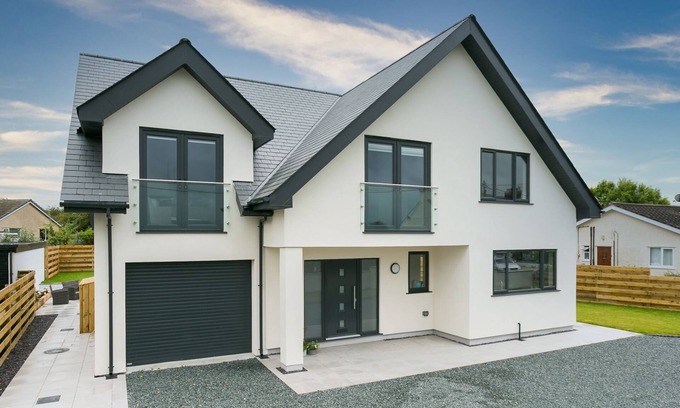 Rhoscolyn Cottage | The Nook - a dog that sleeps 10 guests in 5 bedrooms