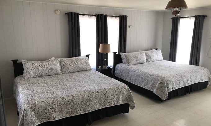 Barksdale Cabin | The Nueces River Retreat - Room #4