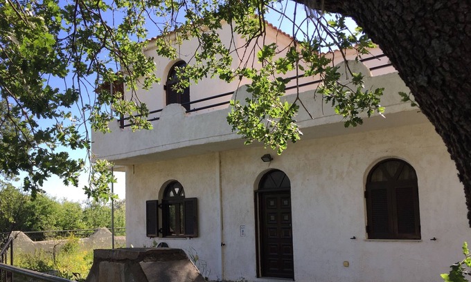Voia House | The Oak House is located in a quiet environment, with panoramic sea view