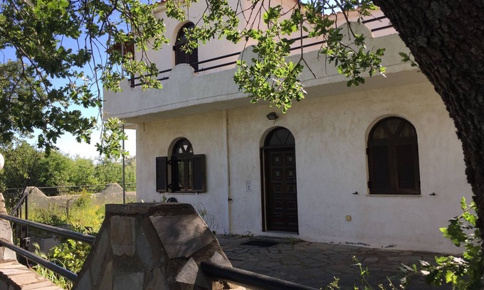 Voia House | The Oak House is located in a quiet environment, with panoramic sea view