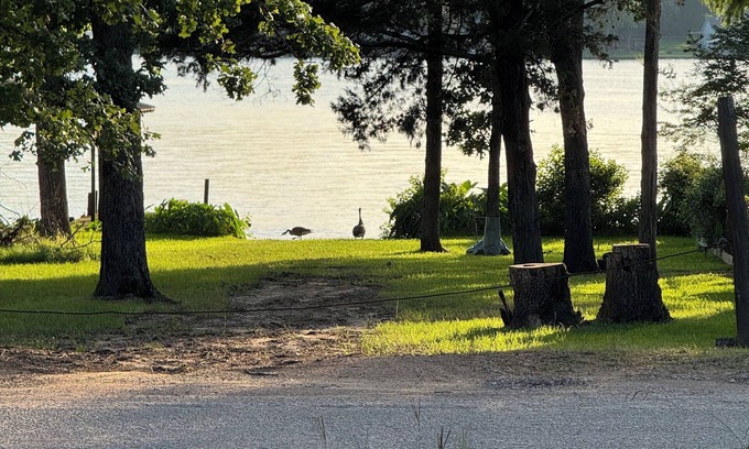 Murchison House | The Oak House with lake view. E. Tx , Tyler,Canton, Athens, areas. Private lake.