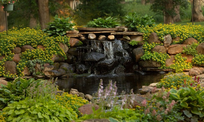 Spirit Lake Bed & Breakfast | The Oakwood Inn – Adults Only