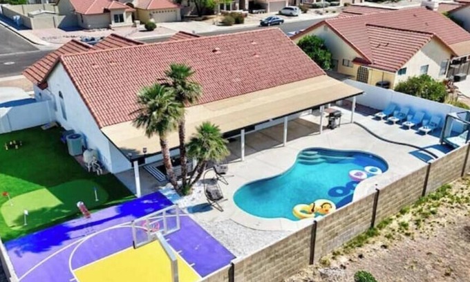 Mesa House | The Oasis Arizona Basketball Court, pool, mini-put, Arcades!