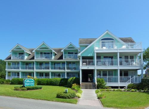 Ocracoke Hotel | The Ocracoke Harbor Inn