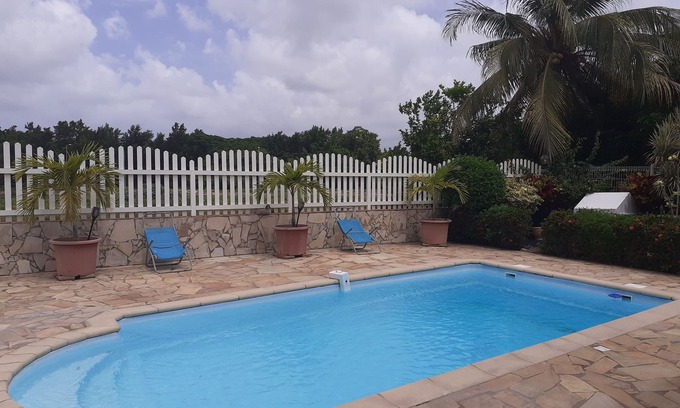 Le Lamentin House | The Odile Pool Suite