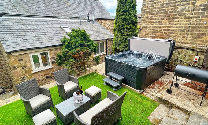 Matlock Cottage | The Old Butchers Cottage - Hot tub & Pet Friendly