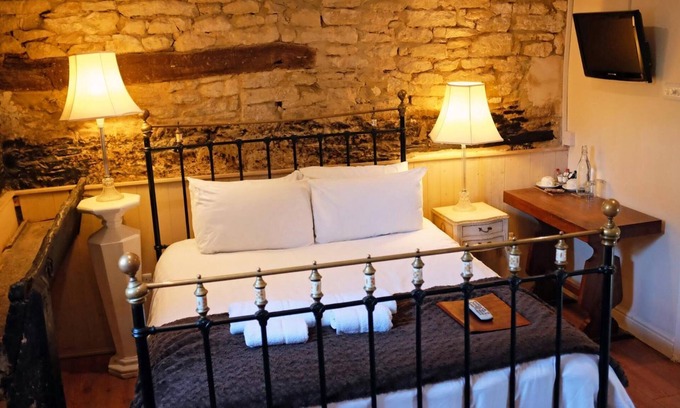 Witney Bed & Breakfast | The Old Court Hotel