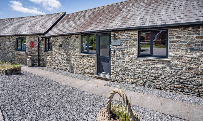 Cribyn Cottage | The Old Cowsheds 4 - Daniel Ddu -.
