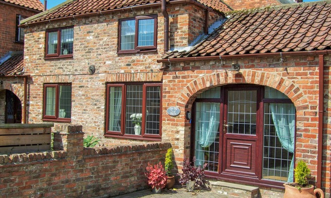 Leven Cottage | THE OLD DAIRY, pet friendly, country holiday cottage in Beverley