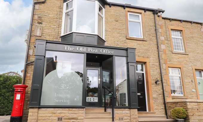 Fence Cottage | THE OLD POST OFFICE, family friendly, with a garden in Fence