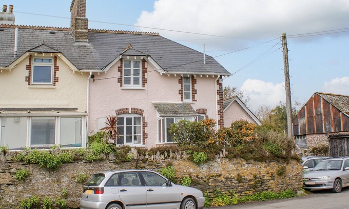 Down Thomas Cottage | THE OLD POST OFFICE, family friendly, with a garden in Down Thomas