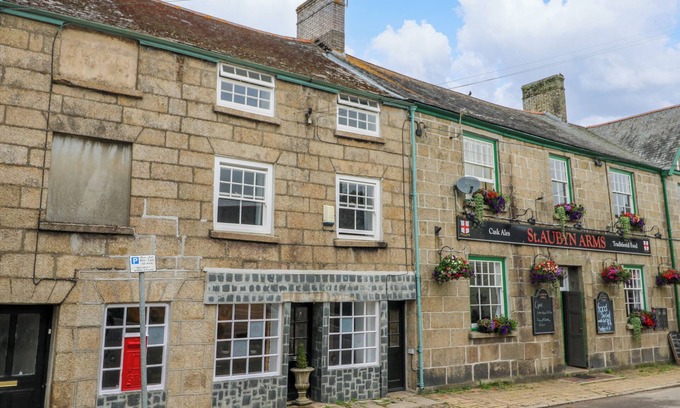 Praze-An-Beeble Cottage | THE OLD POST OFFICE, pet friendly, with open fire in Praze-An-Beeble