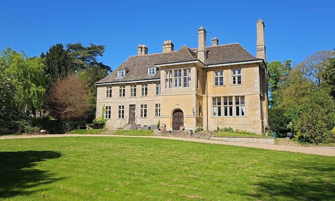 Fotheringhay Apartment | The Old Rectory 10-12 bedrooms
