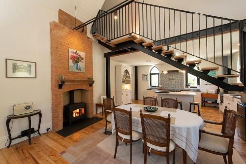 Balhannah House | The Old School Romantic Stay for 2 Adelaide Hills