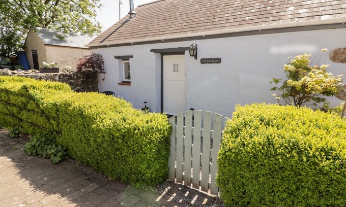Haverfordwest Cottage | THE OLD STABLE, pet friendly, with open fire in Wolfscastle