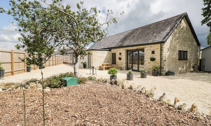 Gillingham Cottage | THE OLD STABLE, pet friendly, character holiday cottage in Gillingham
