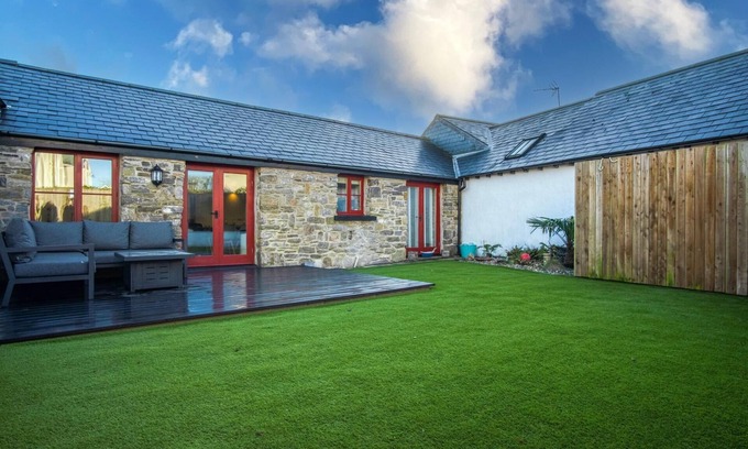 Angle Cottage | The Old Stables - 3 Bedroom Cottage - Angle