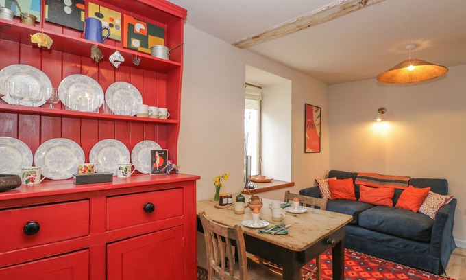Llanvair Kilgeddin Cottage | THE OLD STABLES, with a garden in Usk