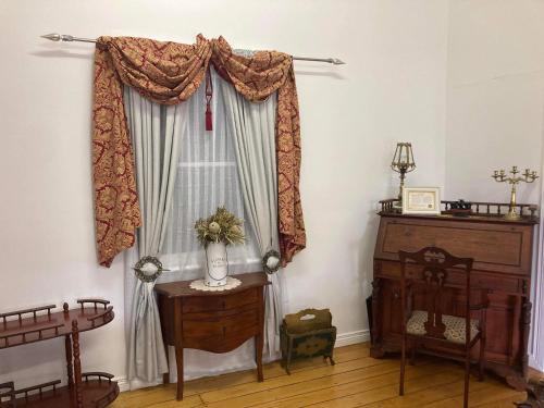 Maryborough Bed & Breakfast | The Old Station Masters House QLD