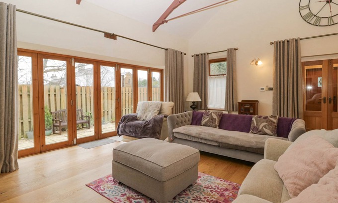 Saint Ann's Chapel Cottage | THE OLD SUNDAY SCHOOL, pet friendly, with a garden in Drakewalls