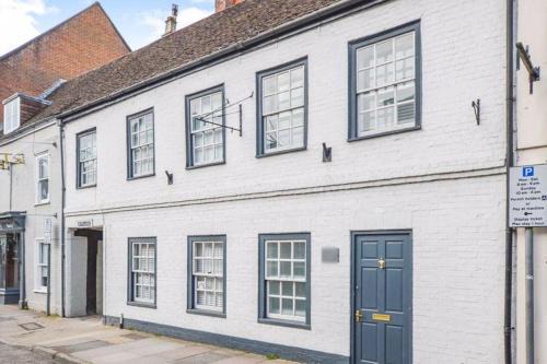 Salisbury House | The Old Surgery