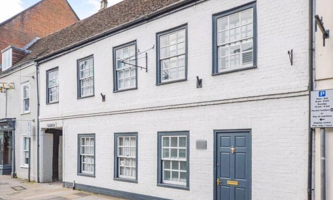 Salisbury House | The Old Surgery