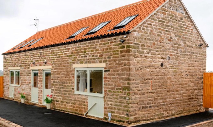 Edingley House | The Old Threshing Barn