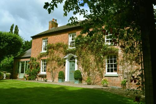 Halfway House Bed & Breakfast | The Old Vicarage