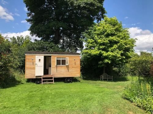 Frampton Mansell House | The Old Vicarage Shepherd's Hut