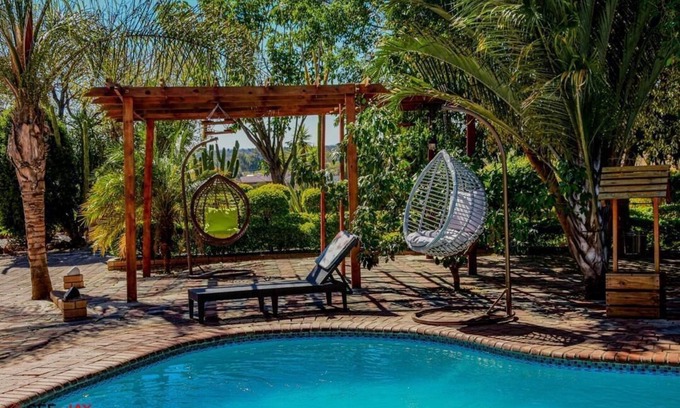 Bulawayo House | The Olympus Zim with 5 beds, baths and pool