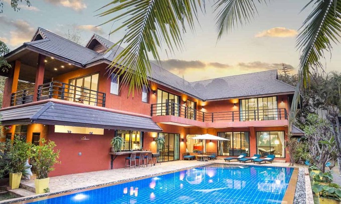 Old City Villa | The One Villa, just 10 minutes from Old City and Airport. Tropical Vibes!