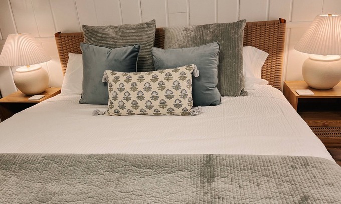 Whitehall Apartment | The Opal Room - #19