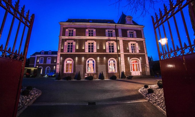Noeux-les-Mines Hotel | The Originals Boutique, La Maison Rouge, Lens Ouest