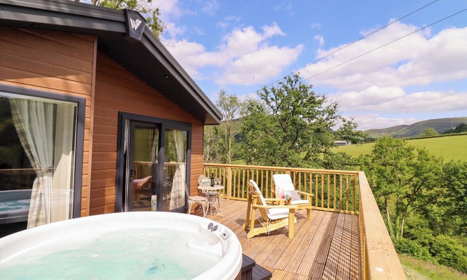 Llanidloes Cottage | THE OWLET, family friendly, character holiday cottage in Llanidloes