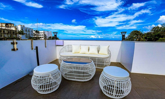 Yapak Hotel | The Pacific Coast Suites