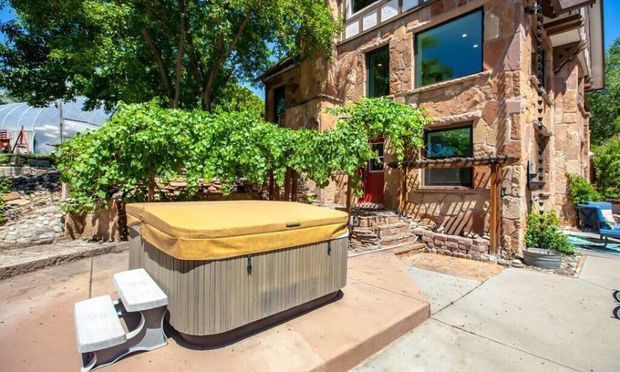 Grand Junction House | The Painted Lady Estate