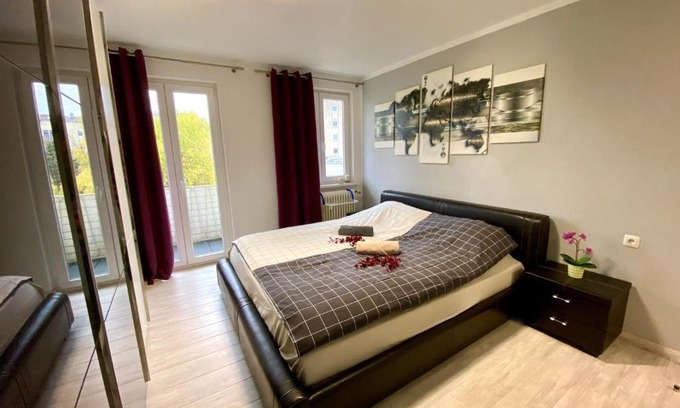 Munchner Freiheit Apartment | The Paleo's