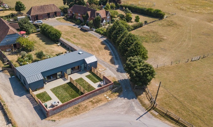 Ashford Cottage | The Parlour - a holiday let by Bloom Stays that sleeps 4 guests in 2 bedrooms
