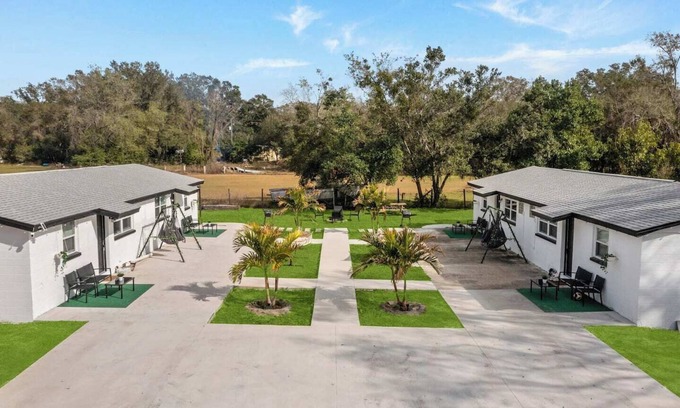 Plant City House | The Peaceful VILLAGE unit#2