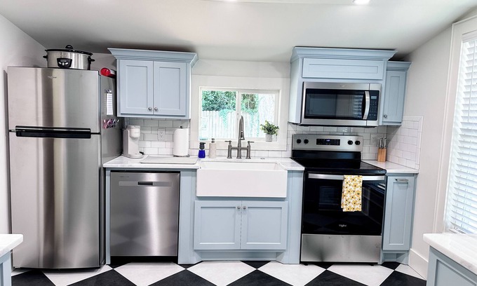 Searcy House | The Pecan Street Retreat - 1935 Gem