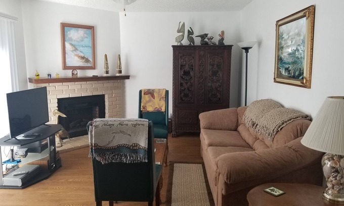 Oceano House | The Pelican House, home away from home, will consider pets, 1.5 mi. to beach!