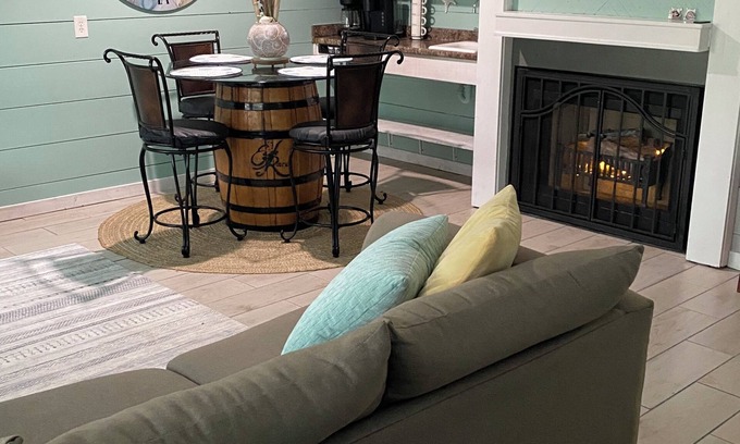 Carrabelle Cottage | The Pelican Post 1 bedroom beach cottage