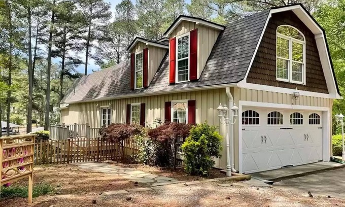 Quail Ridge House | The perfect Lake Gaston family getaway!