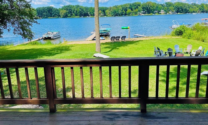 Paw Paw House | The Perfect Lake Getaway!