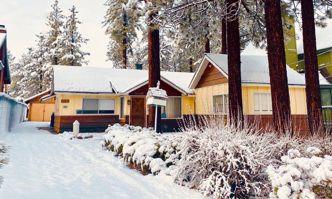Patton House | The Petite Cabin - Close to Village & Lake, Barbecue