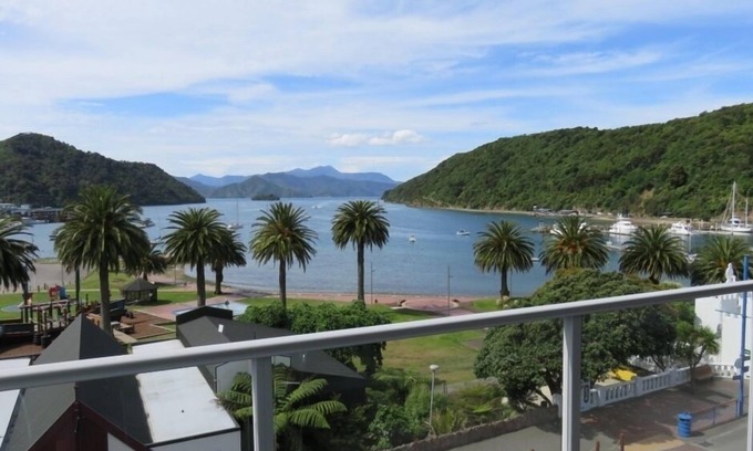 Picton Apartment | The PICK of PICTON - luxury modern apartment.