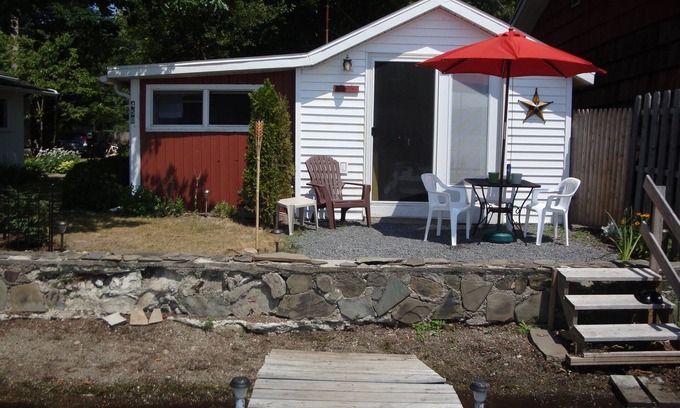 Town of Jerusalem Cottage | The Pickerel Inn at 450 Crescent Beach Branchport, NY